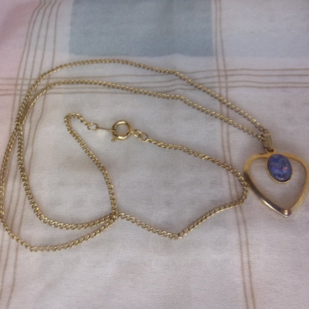 Faux Opal Gold Tone Heart Pendant Necklace 18" L - Picture 3 of 8